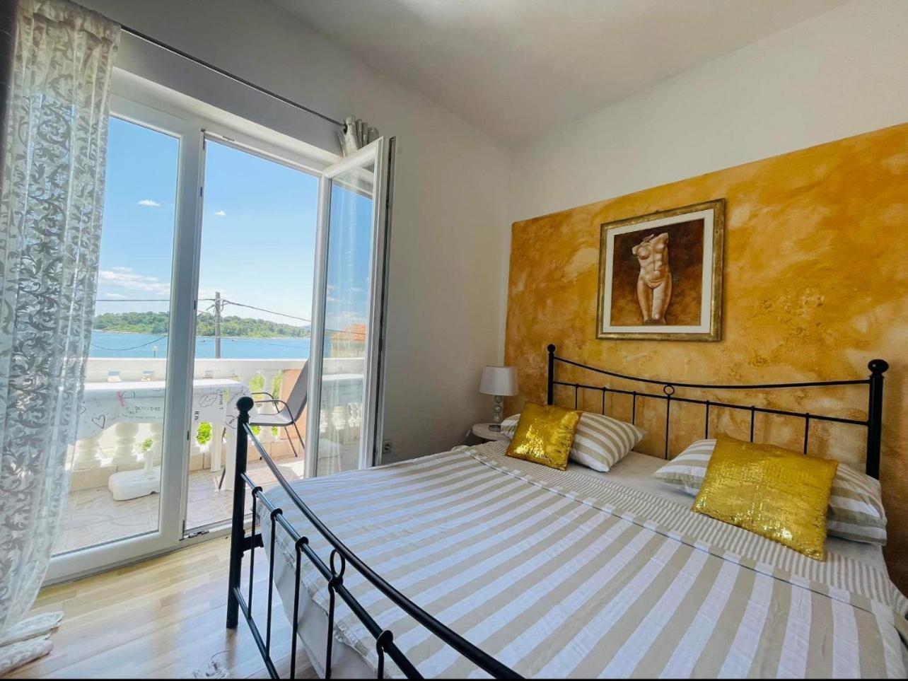 Apartments Esperanza Pasman Bagian luar foto