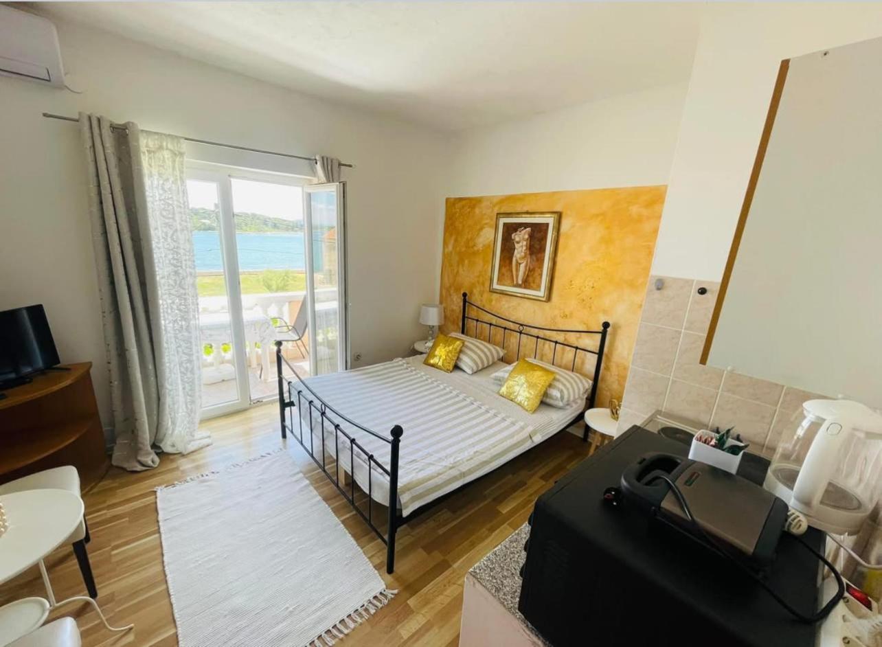Apartments Esperanza Pasman Bagian luar foto